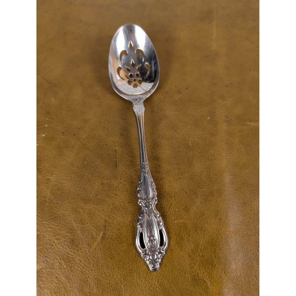 Oneida Deluxe Stainless Renoir Pembroke Pierced Sugar Spoon Vintage Flatware